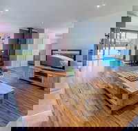 Loch Retreat 550m TO Town - New South Wales Tourism 