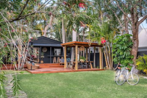A PERFECT STAY - 3 Salty Sisters - New South Wales Tourism  0