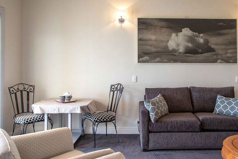 Angaston House - New South Wales Tourism  5