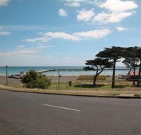 Portarlington Holiday Units  Pool - New South Wales Tourism 