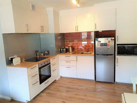 South Terrace Nesuto + Smart TV + WiFi - New South Wales Tourism  3