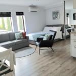 South Terrace Nesuto + Smart TV + WiFi - New South Wales Tourism  0