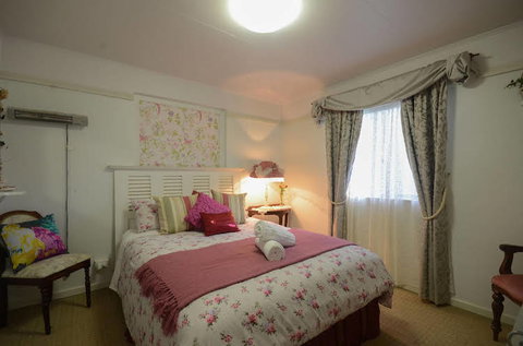 Travellers Rest Guesthouse - New South Wales Tourism  1