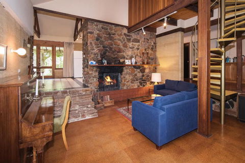 Trastevere Cowaramup Farm House - New South Wales Tourism  6
