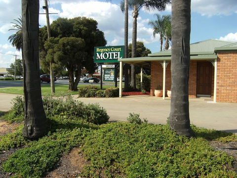 Regency Court Motel - New South Wales Tourism  1