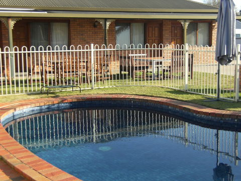 Regency Court Motel - New South Wales Tourism  0