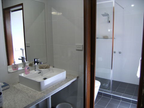 Regency Court Motel - New South Wales Tourism  3