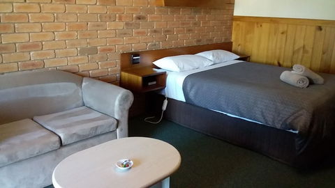 Regency Court Motel - New South Wales Tourism  2