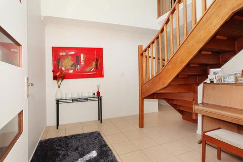 St Lucia 11 Four Bedroom Canal Home With Pool - New South Wales Tourism  5