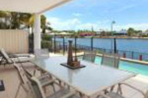 St Lucia 11 Four Bedroom Canal Home With Pool - New South Wales Tourism  0