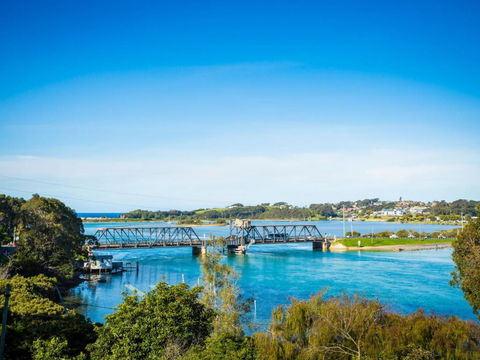2 Water Crescent Retro Haven - New South Wales Tourism  1