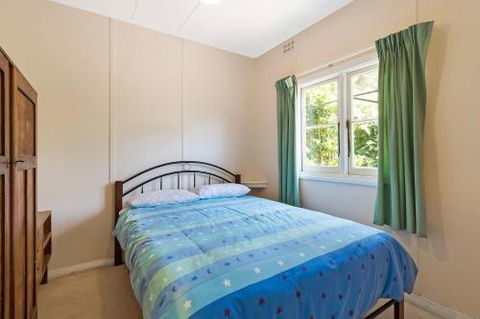 Pet Friendly Beach Cottage At Ballingalla - New South Wales Tourism  6