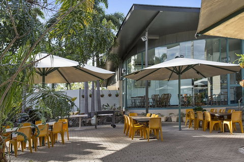 Capricorn Motel & Conference Centre - New South Wales Tourism  0