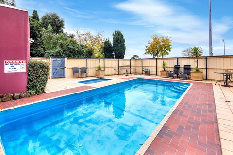 Parkside Motel Geelong - New South Wales Tourism  2