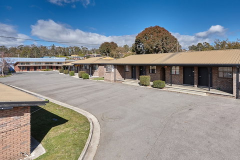 Olde Tudor Hotel - New South Wales Tourism  2