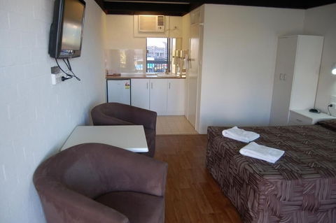 Slipway Hotel Motel - New South Wales Tourism  4