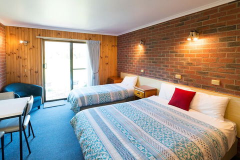 Kookaburra Motor Lodge - New South Wales Tourism  2