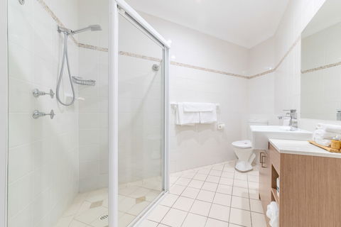 Terrigal Sails Serviced Apartments - New South Wales Tourism  4