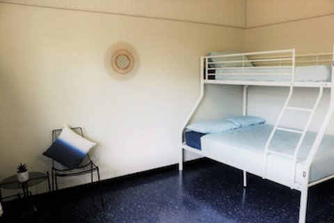 Kimberley Klub YHA - New South Wales Tourism  0