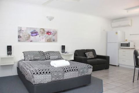 Townsville Holiday Apartments - New South Wales Tourism  6