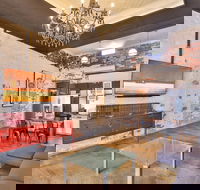 Indulge Apartments - Eighth Street - New South Wales Tourism 