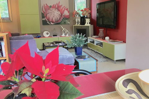 Crimson Villa - New South Wales Tourism  7