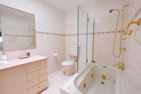 Whitesbeach Guesthouse - New South Wales Tourism  2