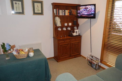 Mast Gully Gardens Bed & Breakfast - New South Wales Tourism  3