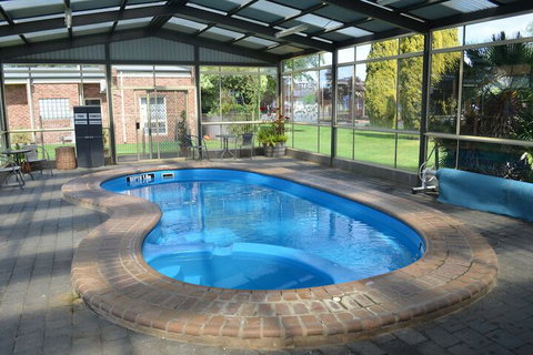 Arkana Motor Inn & Terrace Apartments - New South Wales Tourism  5