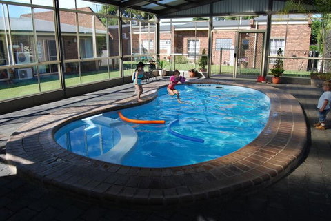 Arkana Motor Inn & Terrace Apartments - New South Wales Tourism  6