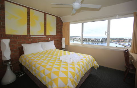 Pacific Heights Holiday Apartments & Munn's Tower House - New South Wales Tourism  4