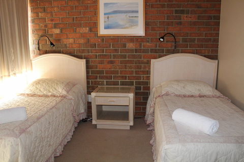 Pacific Heights Holiday Apartments & Munn's Tower House - New South Wales Tourism  3