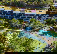 The Oasis Apartments and Treetop Houses - New South Wales Tourism 