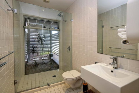 BEACH BAY BEE PET FRIENDLY - New South Wales Tourism  5