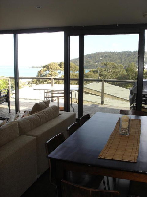 Breakers Holiday House - New South Wales Tourism  1