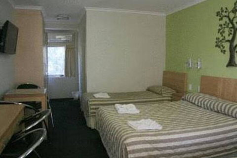 Queensgate Motel - New South Wales Tourism  1