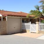 Geraldton Luxury Retreat 2 With Free Netflix - New South Wales Tourism  0
