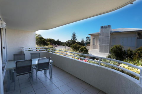 Visit The Cote DAzur In Sunshine Beach - New South Wales Tourism  1