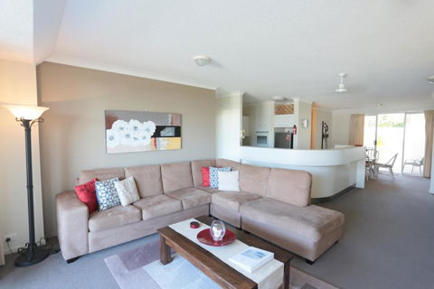 Visit The Cote DAzur In Sunshine Beach - New South Wales Tourism  4