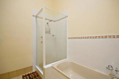 Gowrie Avenue Bay Parklands Townhouse 04 2 - New South Wales Tourism  5