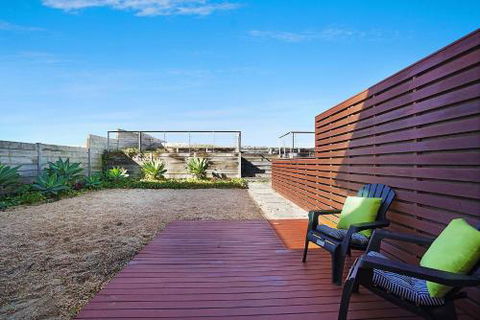 Perfect Beach Front Duplex The Entrance North - New South Wales Tourism  4