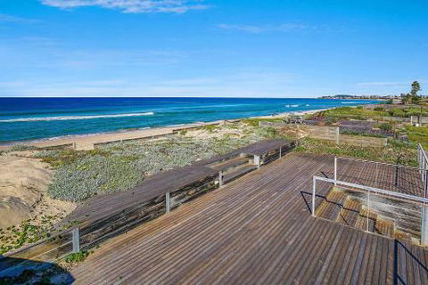 Perfect Beach Front Duplex The Entrance North - New South Wales Tourism  5