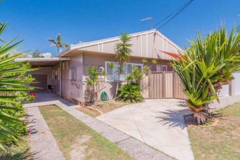 Yamba Daze Sunrise Pet Friendly - New South Wales Tourism  3