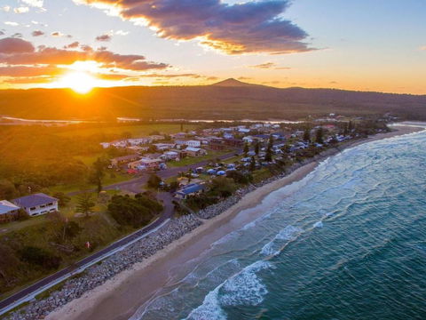 Pacifica 2 Opposite The Beach At Brooms Head - New South Wales Tourism  5