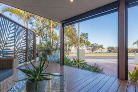 Starboard Views Kalbarri River Front Apartment - New South Wales Tourism  2