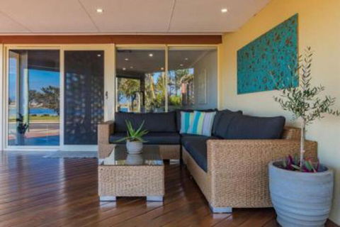Starboard Views Kalbarri River Front Apartment - New South Wales Tourism  1