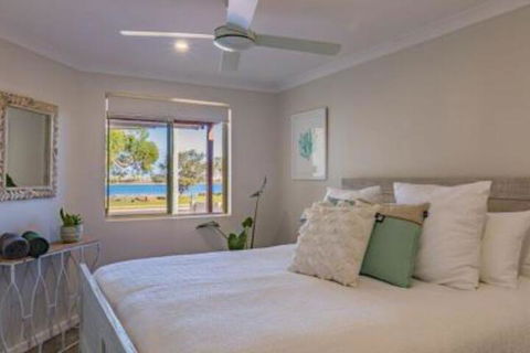 Starboard Views Kalbarri River Front Apartment - New South Wales Tourism  5