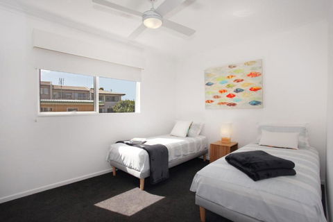 Unit 2 Point Break Apartments 1 3 Point Arkwright Linen Incl - New South Wales Tourism  3
