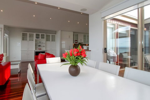 Aqua Luna - New South Wales Tourism  5