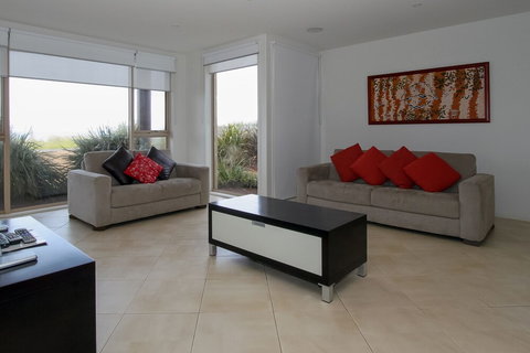 Aqua Luna - New South Wales Tourism  4